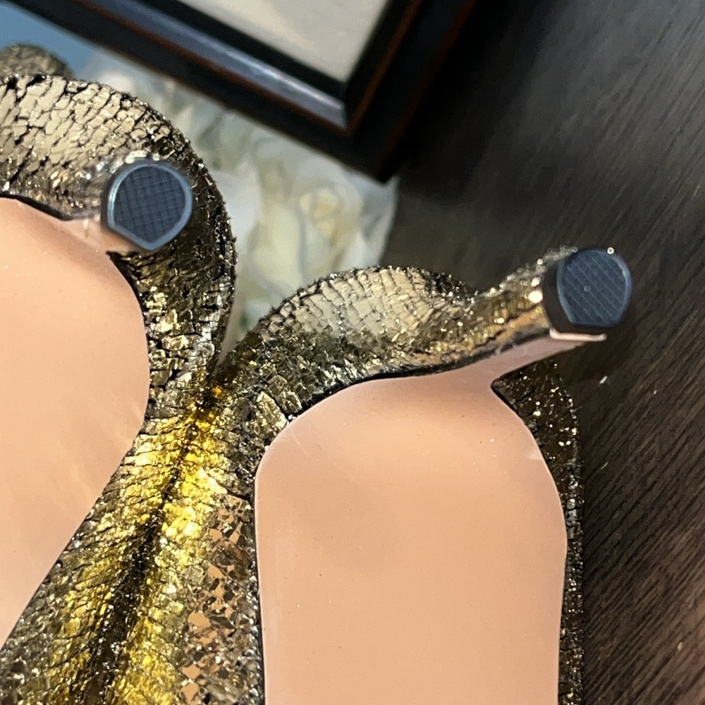 Katy Perry "THE REVIVAL BOOT" Gold Pointed Toe Heeled Boot NIB sz 7.5 - Picture 16 of 17